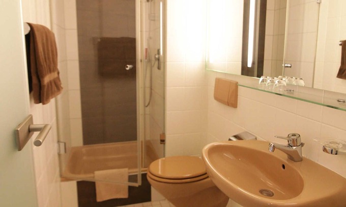 Erlangen Bed & Breakfast | Suite - Hotel & Gasthof Ritter St. Georg