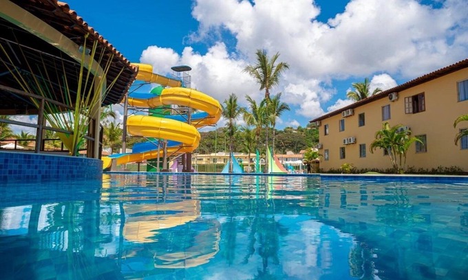 Taperapua Beach Hotel | Suite in a hotel on the Porto Seguro waterfront with a water park and leisure facilities for the family.