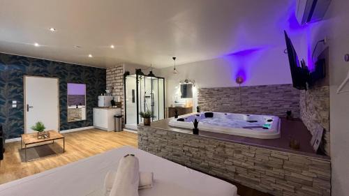 Saint-Georges-d'Orques Apartment | SUITE LA SERENITA - JACUZZI - CLIM - WIFI - TopProsConciergerie