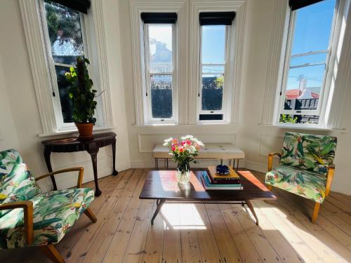 Cape Town City Centre House | Suite Martinique at Slivington Manor