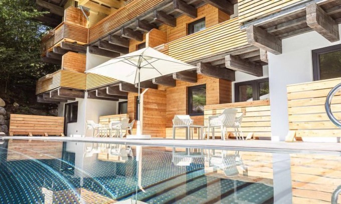 Vorderglemm Apartment | Suite mit 1 SZ & Wellnessbereich by Interhome