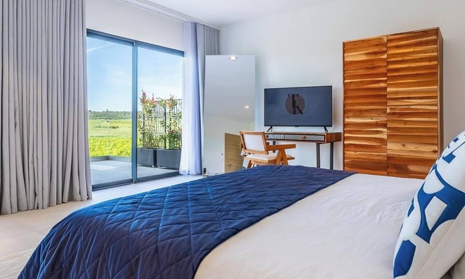 Belarga Bed & Breakfast | Suite n°3 in Villa SCL - Heated pool - SPA Jacuzzi