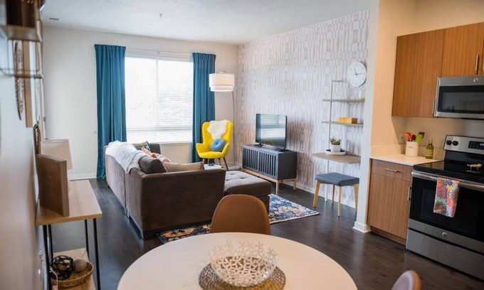 Traverse City Condo | Suite Tart Condo On TART Trail & Close to Downtown