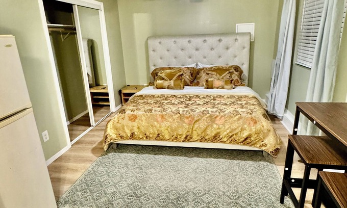 South Redlands House | Suite with separate entrance in Redlands -no cleaning fee