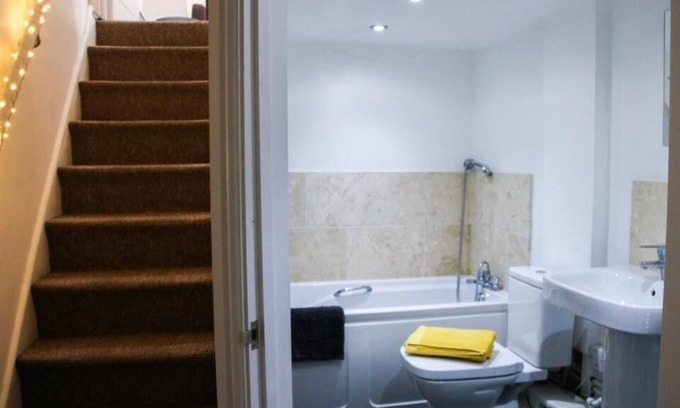 Mill Road Apartment | Suitely Hope Street Duplex Apartment