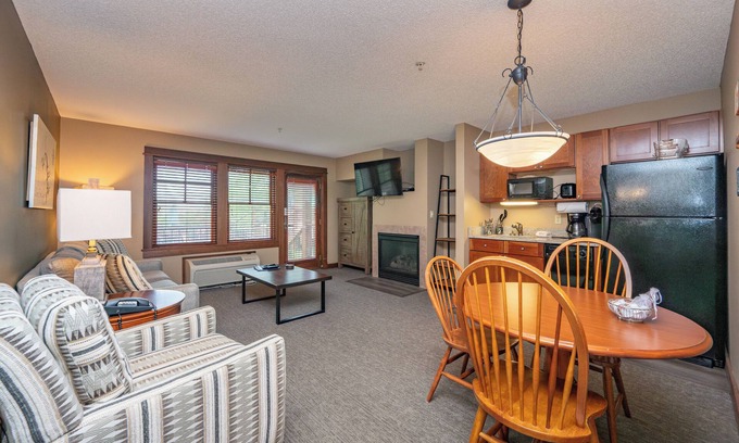 Thayerville Apartment | Suites at Silver Tree B103: 1 Bedroom Lake View Suite at Lakefront Hotel