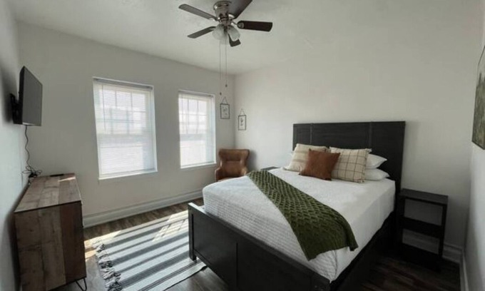 Downtown Apartment | Suites on Phillips