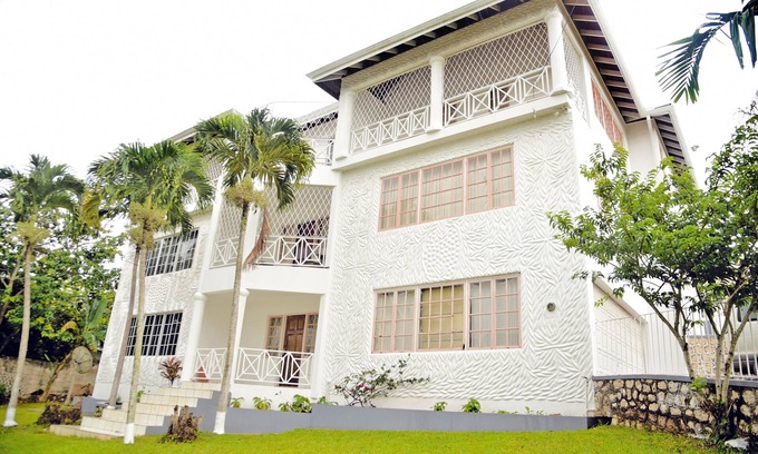 Mandeville Apartment | SuiteVille in Mandeville , Shopping Malls, Beaches, Parks, Highway nearby