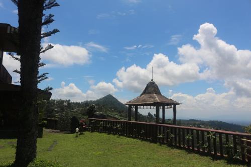 Hargomulyo Bed & Breakfast | Sukuh Cottage