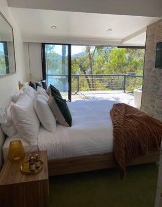Jamieson House | Sul Lago - Lakefront Family Friendly home