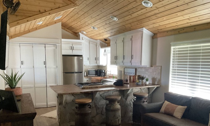 Eastabuchie Other | Sullivan Farmhouse just off Interstate 59 Hattiesburg, MS and Petal, MS