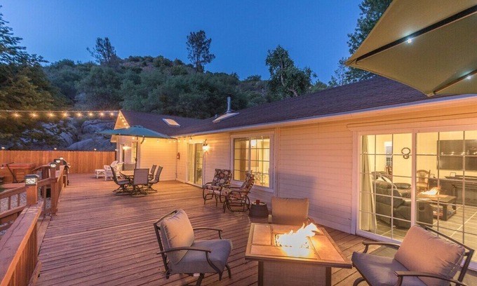 Mariposa House | Sullivan House & SPA Near Yosemite, 8 Min to Town