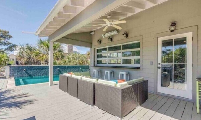 Sullivan's Island Apartment | Sullivan’s Island 2nd Row 4BR/4.5BA with Pool and Firepit!n