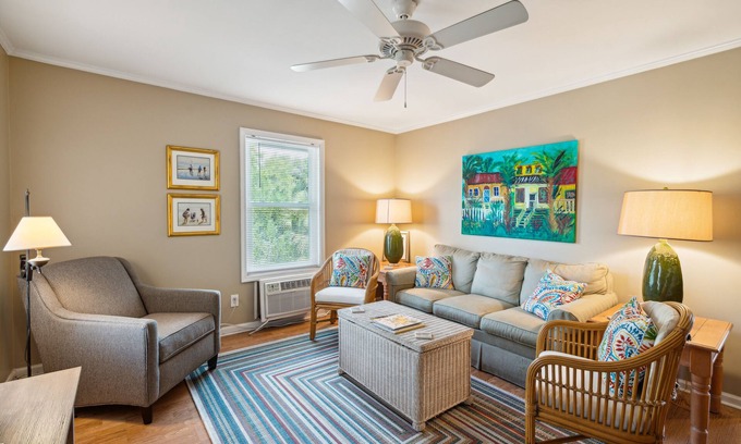Sullivan's Island Condo | Sullivans Island condo, centrally located, near beach & more - 20 Island House