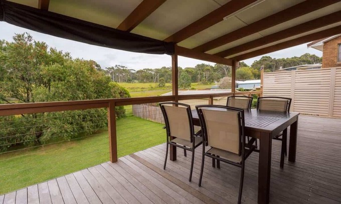 Kioloa House | Summer Beach House - seconds to beach & cafe