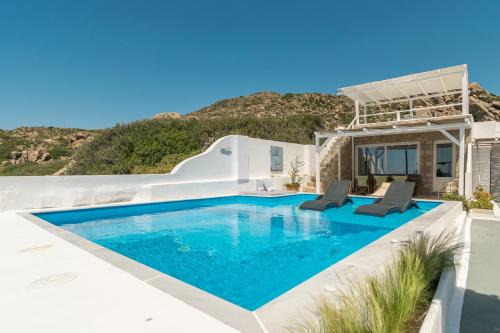 Milos Villa | Summer Boutique Villa with a stunning sea view and a swimming pool