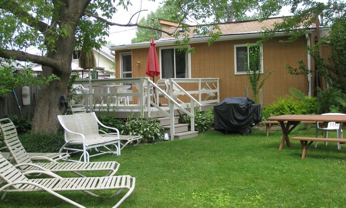 Irving Cottage | Summer Cottage in Sunset Bay, Buffalo N.Y.