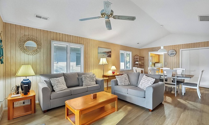 Myrtle Beach Cottage | Summer Cottage Unit 1: 3 BR, 2 BA Cottage in Myrtle Beach, Sleeps 8