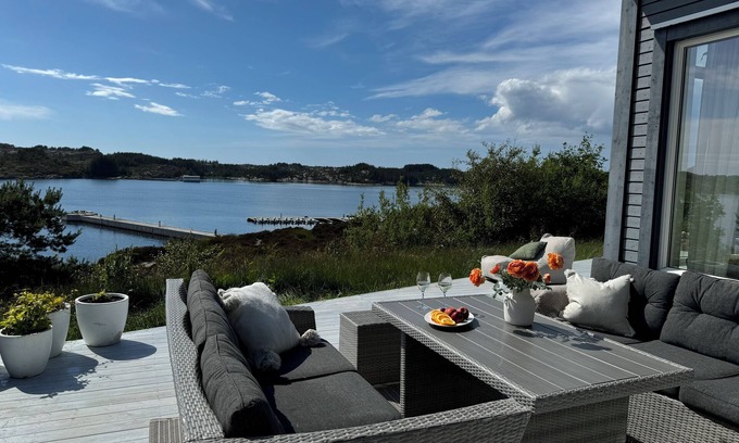 Steinsland House | Summer cottage with large terrace and panoramic views