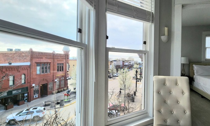 South Haven Apartment | Summer Fling 3rd Floor Downtown Studio