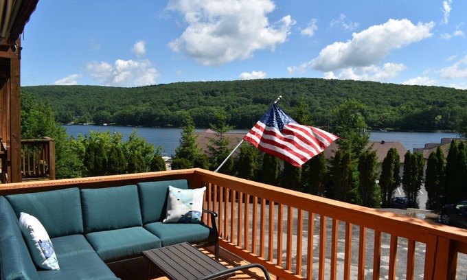 Thayerville Condo | Summer Fun at our Centrally Located Lake View Condo that sleeps 6!