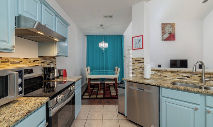 Euless House | Summer Gem w/Home Office & Patio Near DFW Airport