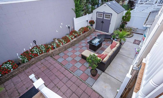 Ventnor City Apartment | Summer getaway 1 block from beach, sleeps 5-6 (Close to AC & OC!)