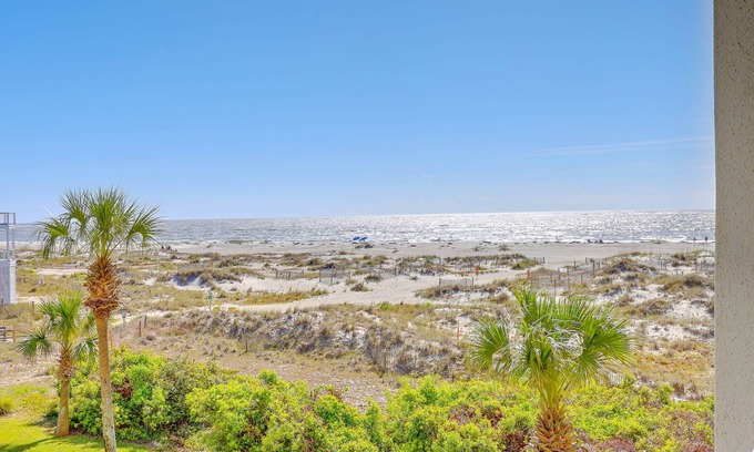 Isle of Palms Condo | Summer House 203 - Ocean View Haven! Pool!