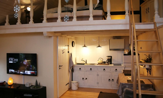 Dorp House | Summer in the old stable