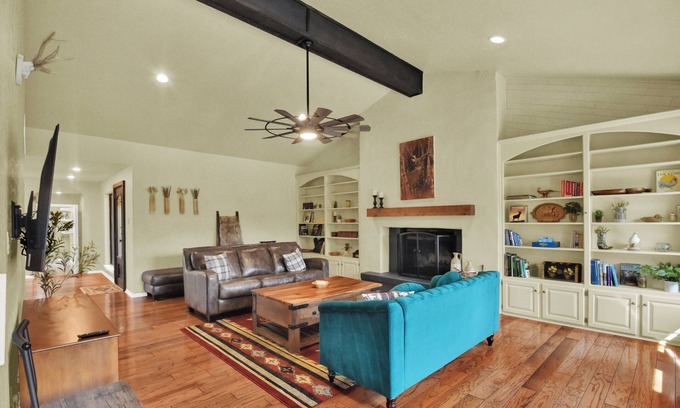 Bartonville Other | Summer Lodge on Ranch - Private Pond in Nature