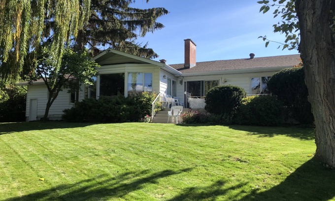 Vernon House | Summer Paradise III - Vernon Lakeshore Home on Huge Lot