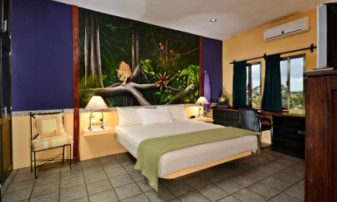 Colonia Independencia Hotel | Summer Place Inn Full House