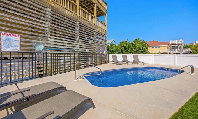Waves House | SUMMER SAVINGS- Oceanview Dog Friendly w/Saltwater Pool, Hot Tub, and Game Room