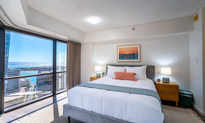Downtown Honolulu Condo | 😎 Summer Special - Downtown Honolulu Skyview - 1Bed+Den- Free Parking 🏄‍♂️