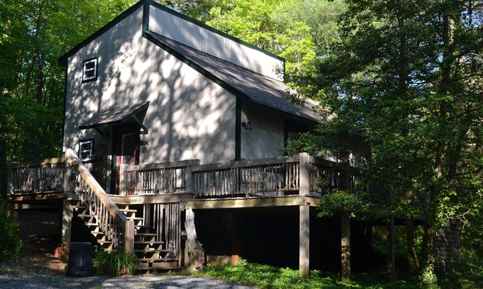 McCaysville Cabin | SUMMER SPECIAL! June/July/Augustn3 nights for the price of 2! Text:334-750-9666