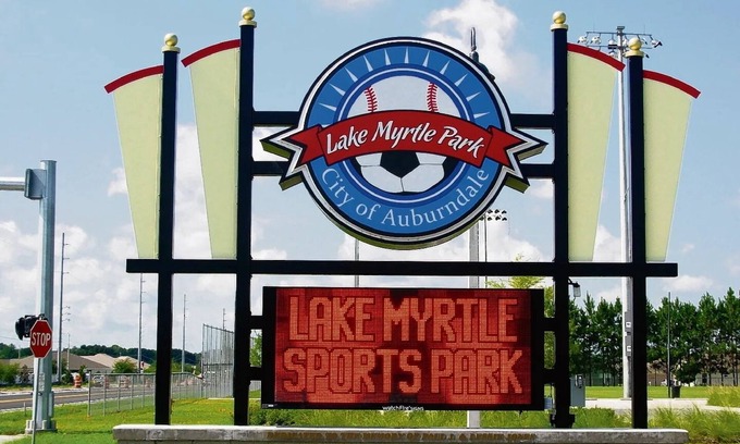 Auburndale House | Summer Specials! Pet Friendly, 4 beds, Family Oasis, Close to Lake Myrtle