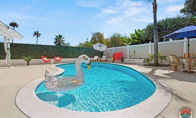 San Carlos House | Summer Style: Pool, 5BR & Private Guest House!