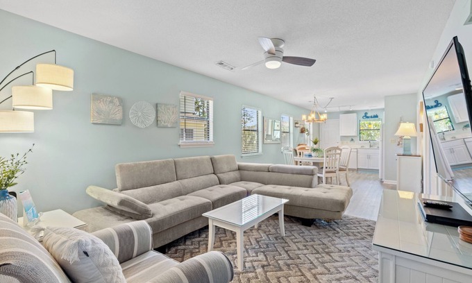 Crescent Beach Condo | Summer Times 3 - Quiet Area - Pool - 2/2