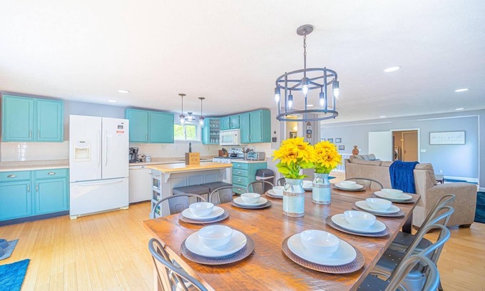 East Jordan House | Summer Wonderland-Hot Tub, Dog Ok by Boyne, Lake Charlevoix, Torch Lake, Lake MI