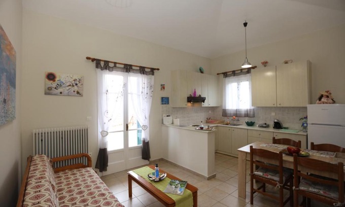 Andros Town Apartment | SummerAndros Meliti