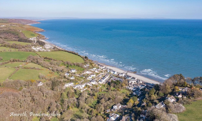 Amroth House | Summerhill Cottage - Log Burner, Countryside Views, near Amroth