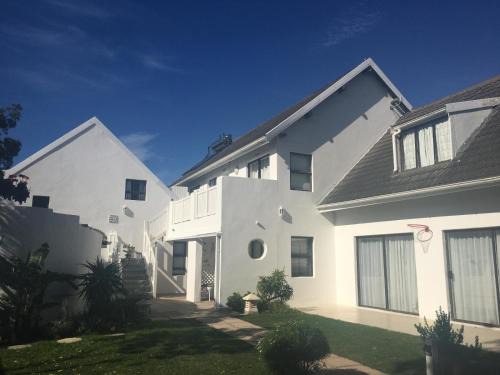 Saint Francis Bay Apartment | Summerhill Self-Catering Accommodation St Francis Bay