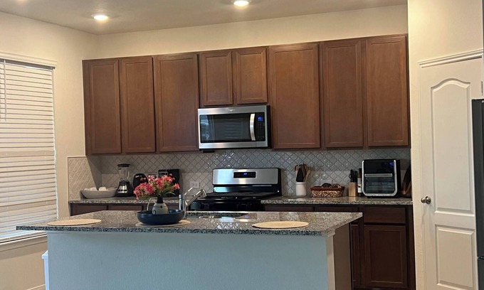 Iowa Colony House | Summerhouse Villa 4br 2 and Half ba Home