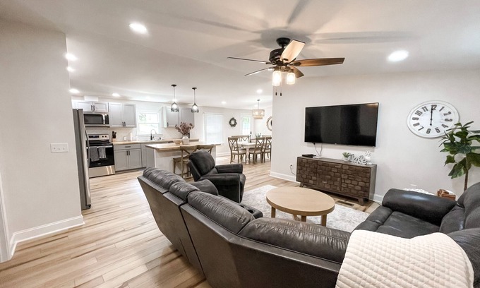 Keslers Cross Lanes House | Summersville Lake Getaway - newly remodeled!