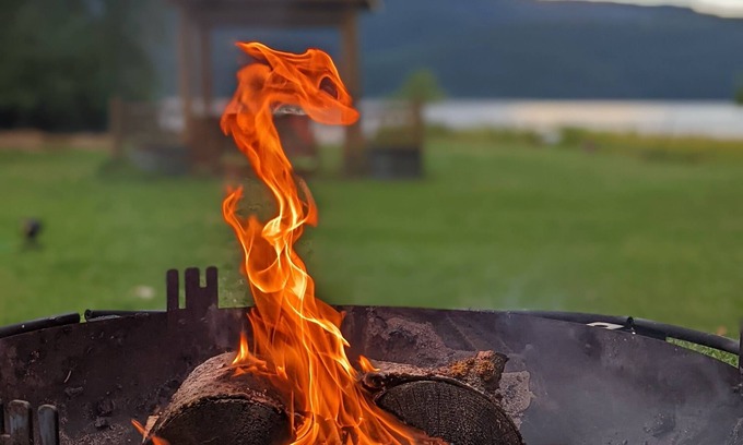 Swan Lake House | Summertime with the family! Minutes to Bigfork & an hour to Glacier.