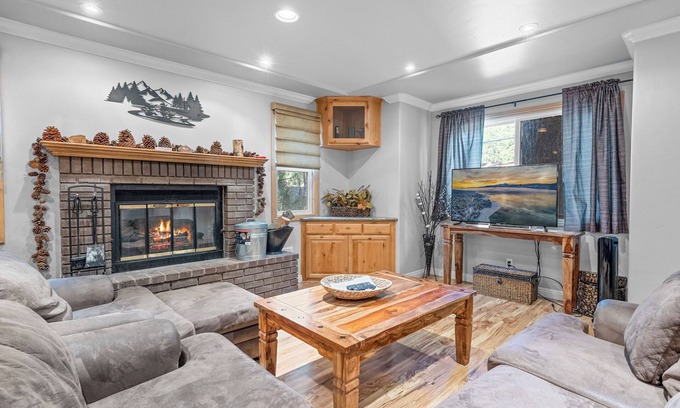 Summit Estates Cabin | Summit Condo - Luxury Condo, Walk to Slopes, Fireplace