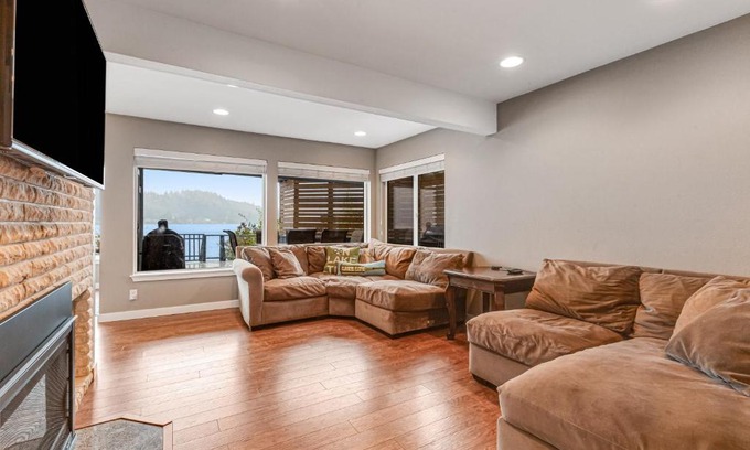 Olympia House | Summit Lake Getaway