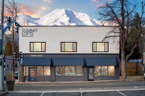Mount Shasta Hotel | Summit Lofts Boutique Hotel