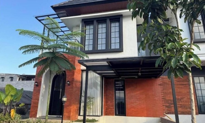 Ngaglik Villa | Summit Sea Villa