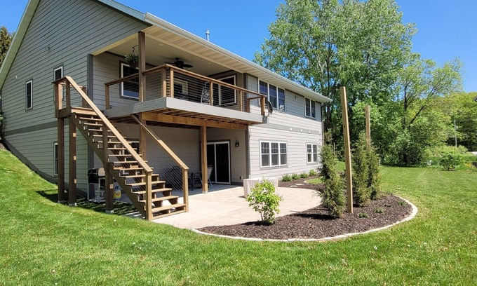 Plymouth House | Summit Woods Hideaway! Walking Distance To Road America. Elkhart Lake, WI 53020